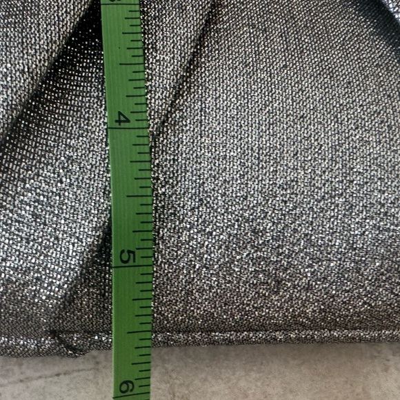 Nina pleated clutch bag - Picture 13 of 15